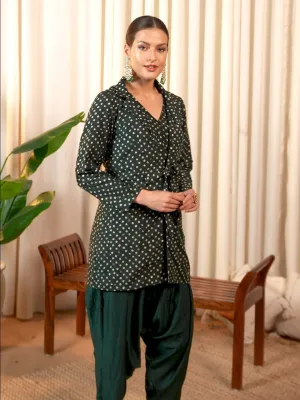 Bandhani Foil Printed Jumpsuit With Stylish Collared Shrug (Set Of 1)