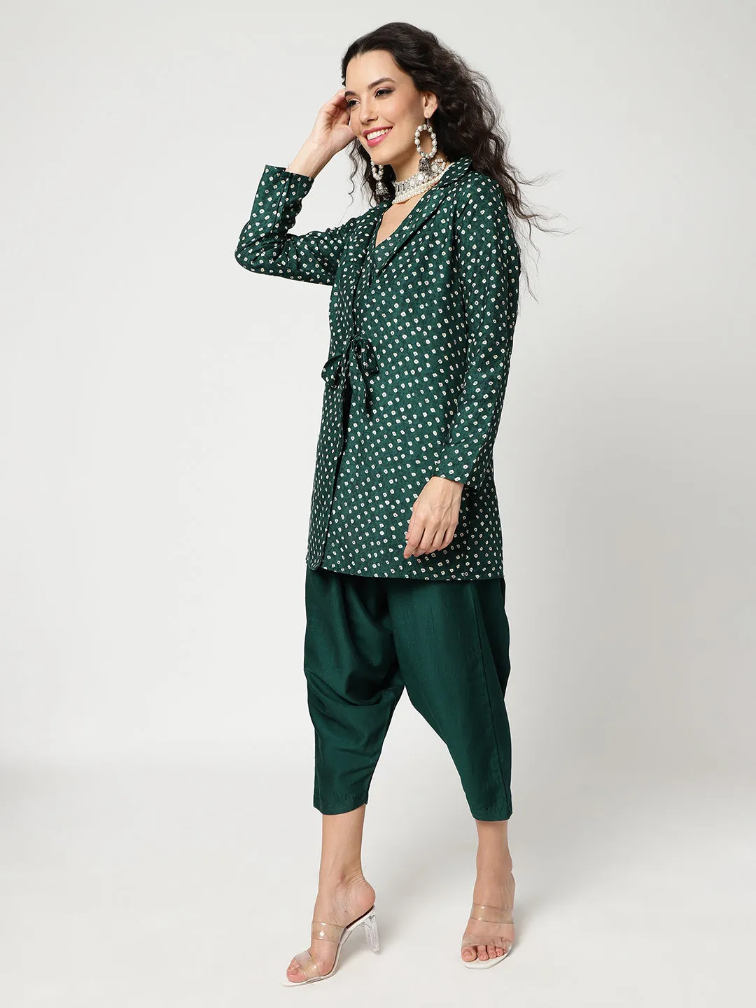 Bandhani Foil Printed Jumpsuit With Stylish Collared Shrug (Set Of 1)