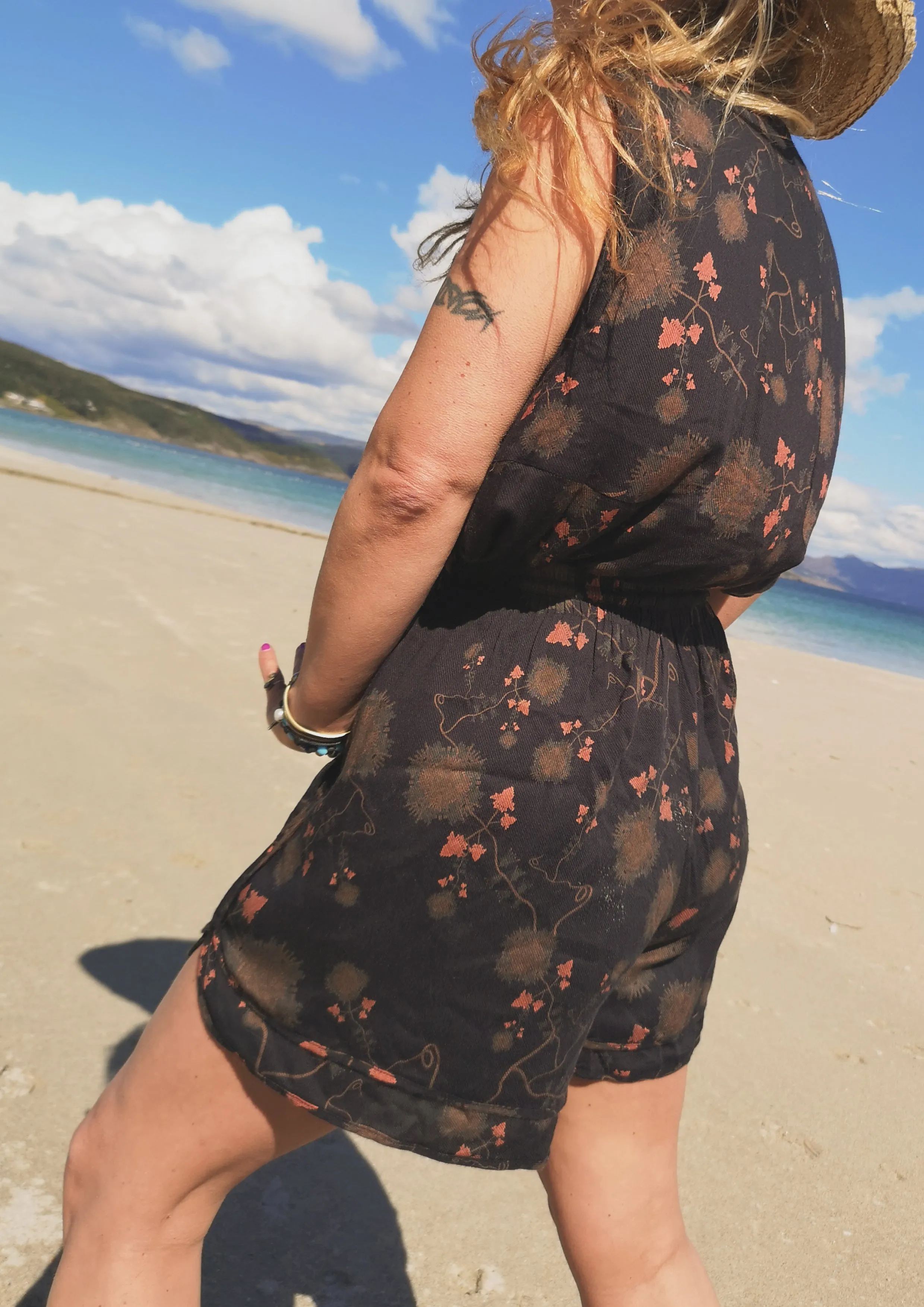 BLOUSE SHORT SLEEVELESS - RAYON print black/rust