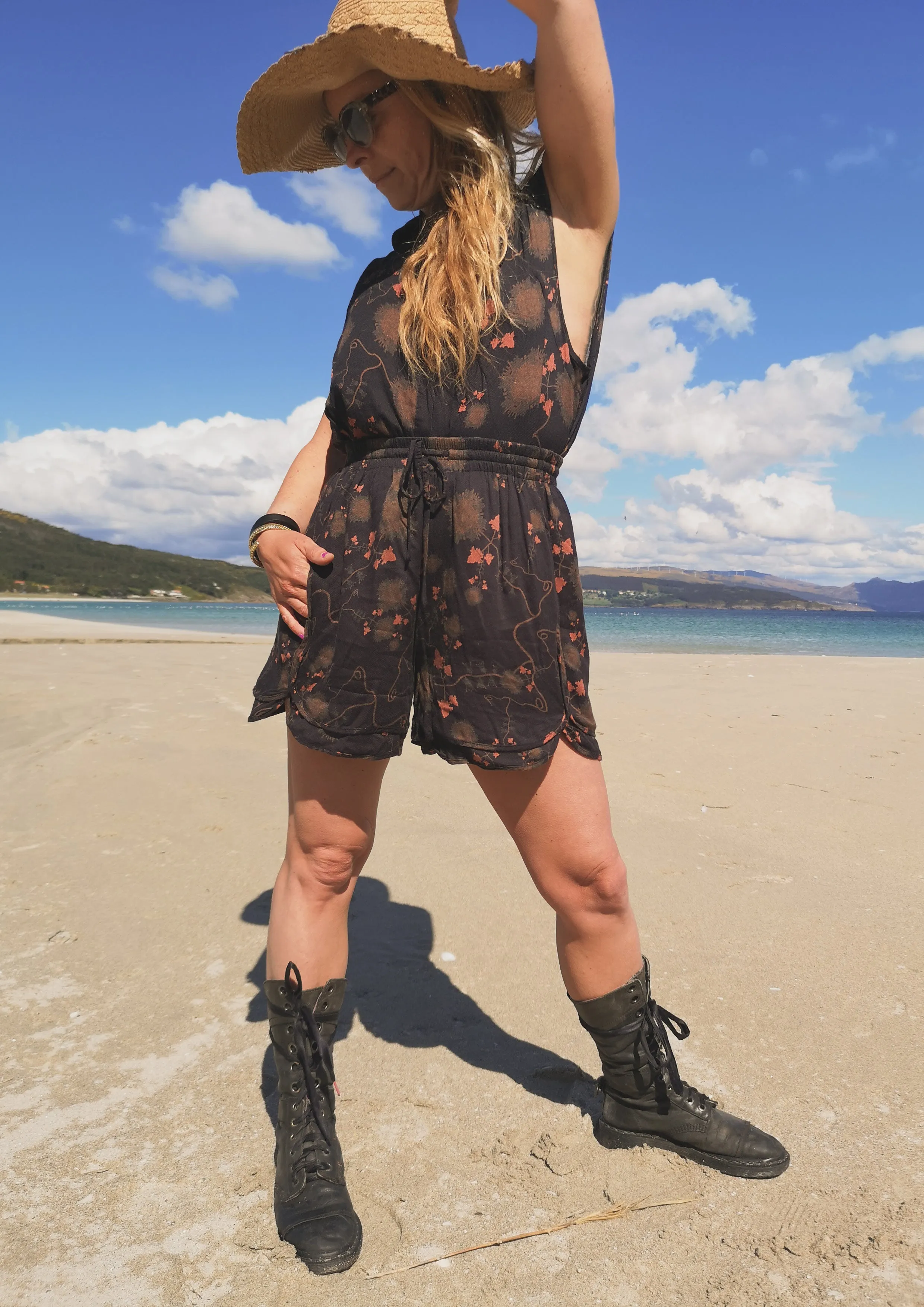 BLOUSE SHORT SLEEVELESS - RAYON print black/rust