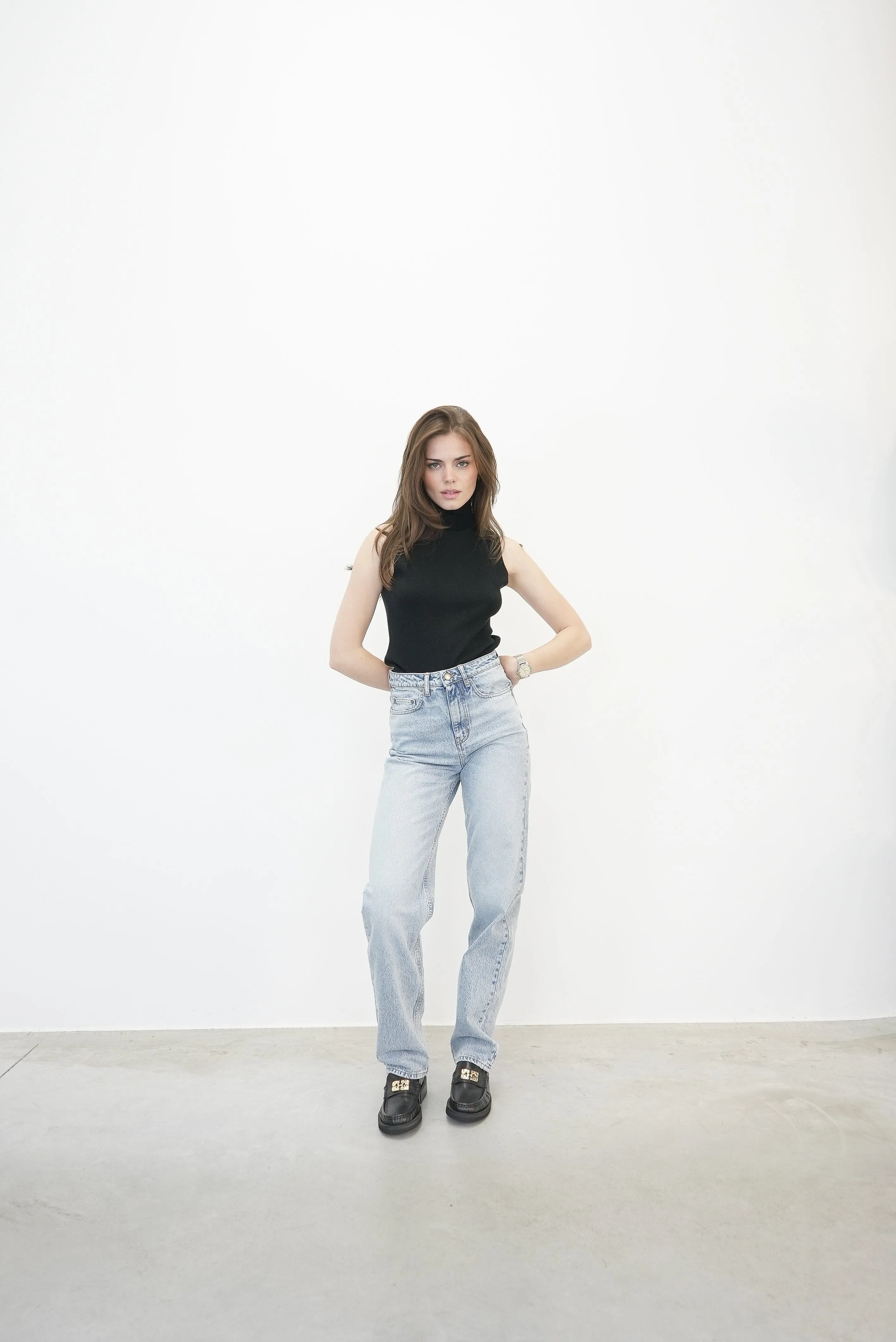 KAYLA SLEEVELESS KNITTED KNIT IN BLACK
