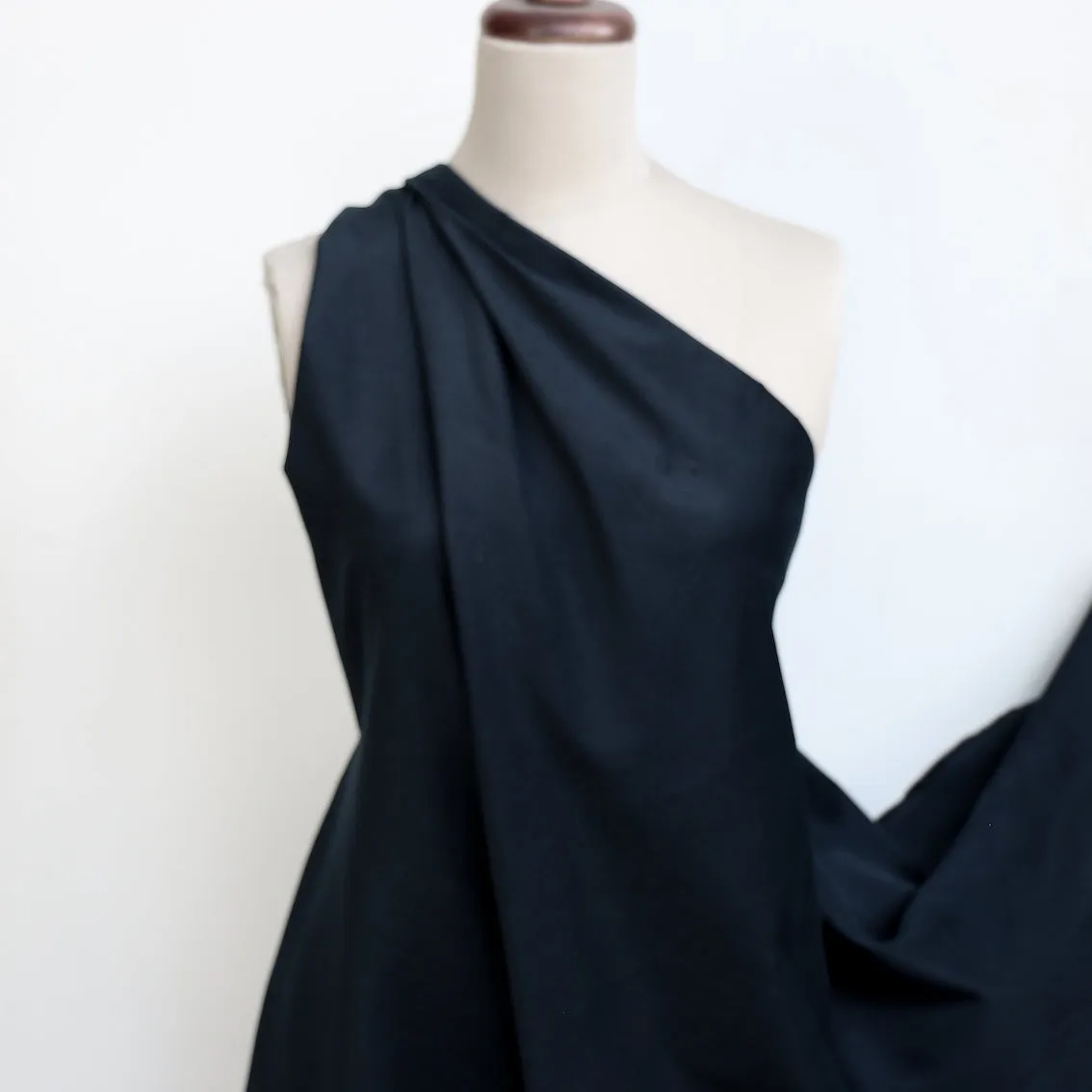 Pinwale Navy 21W Corduroy
