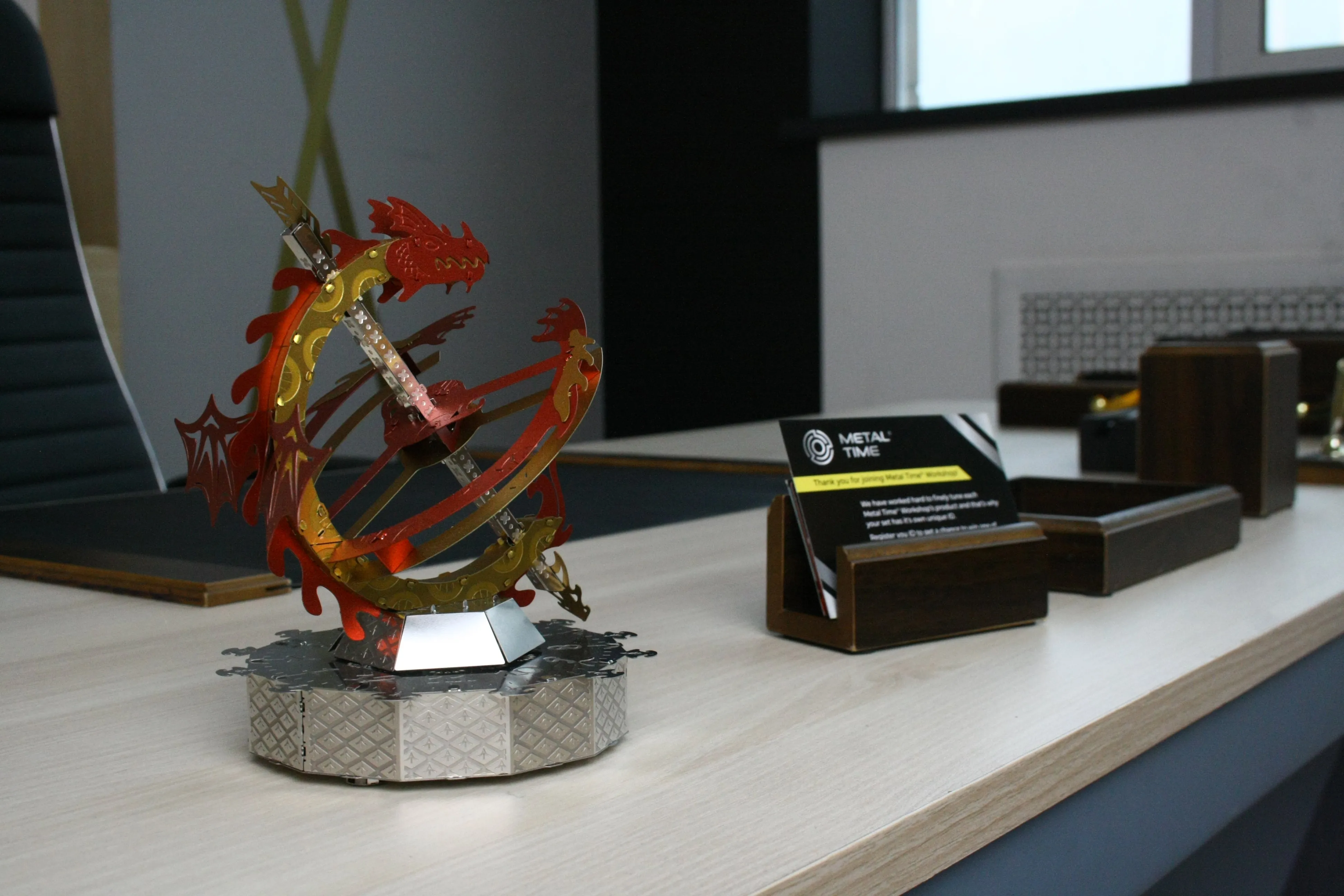 SUN CHASER - STYLISH CLOCK